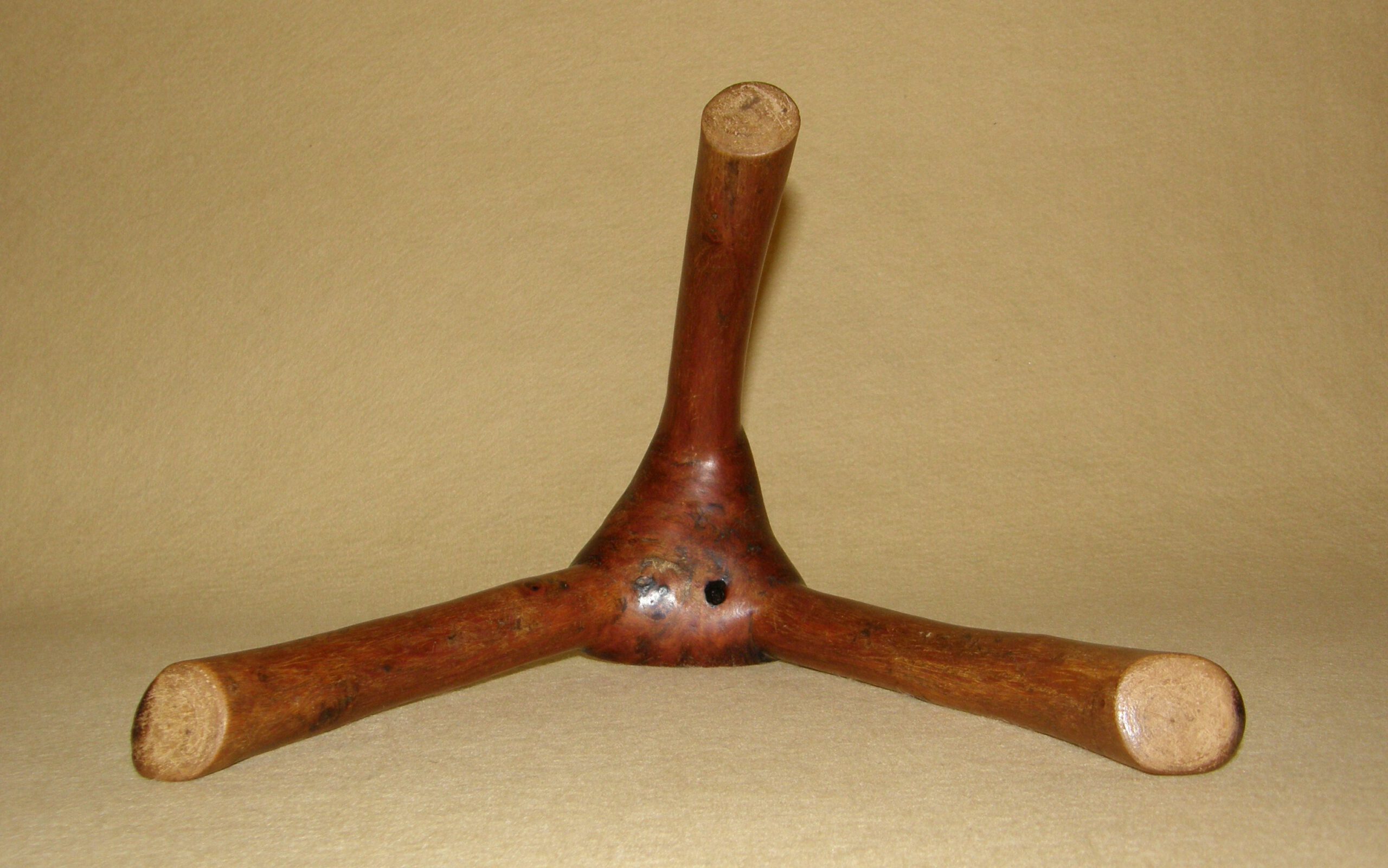 KARAPOKOT 27